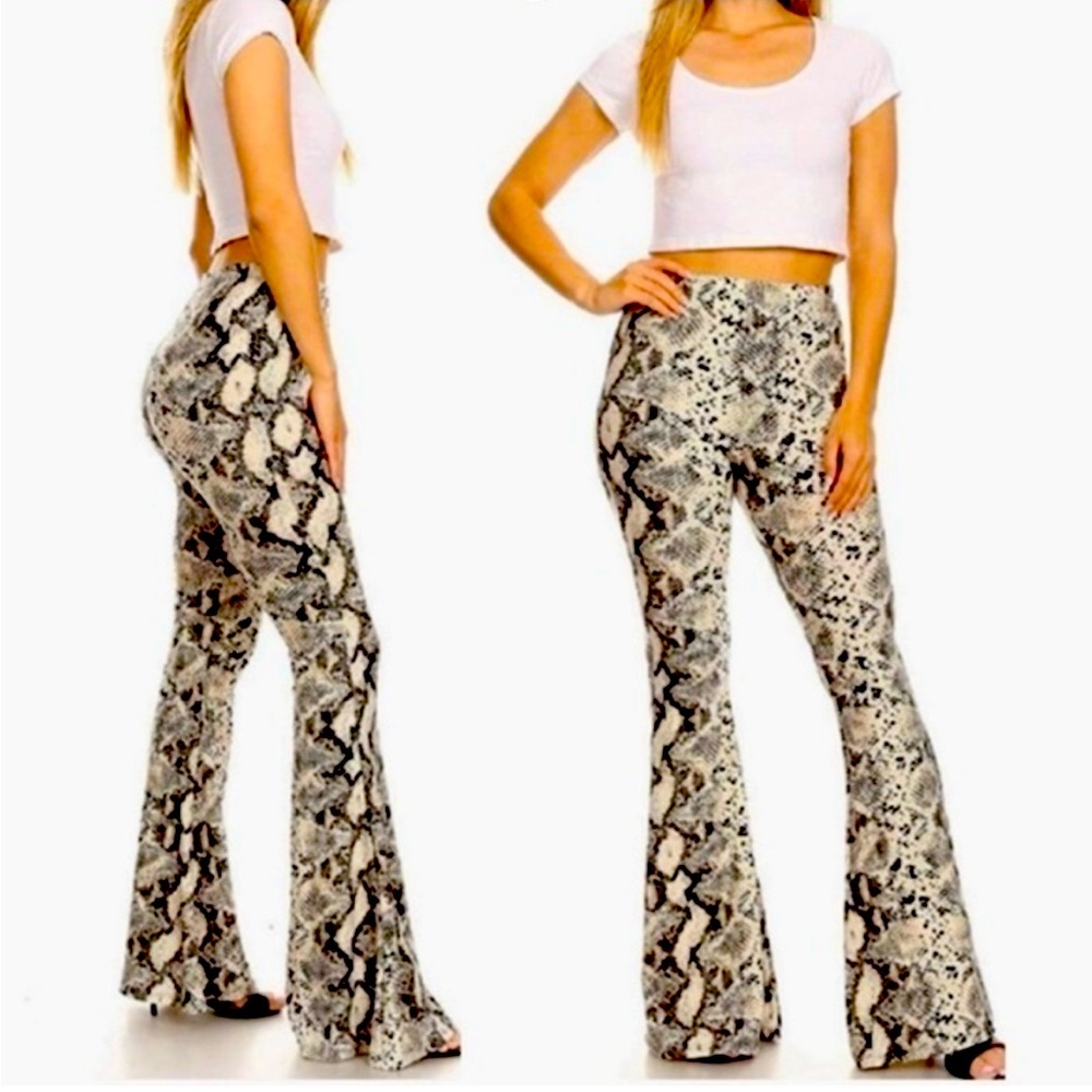 🔥Snakeskin Print Wide Leg Bell Bottom
Palazzo Leggings❤️‍🔥NWT